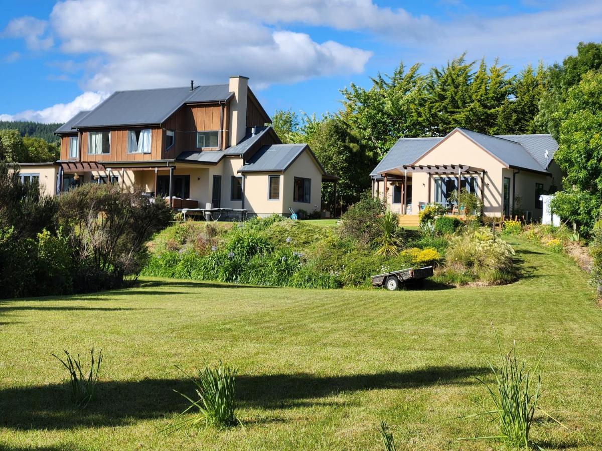 Boutique Art Retreat Hotel Upper Hutt Luaran gambar