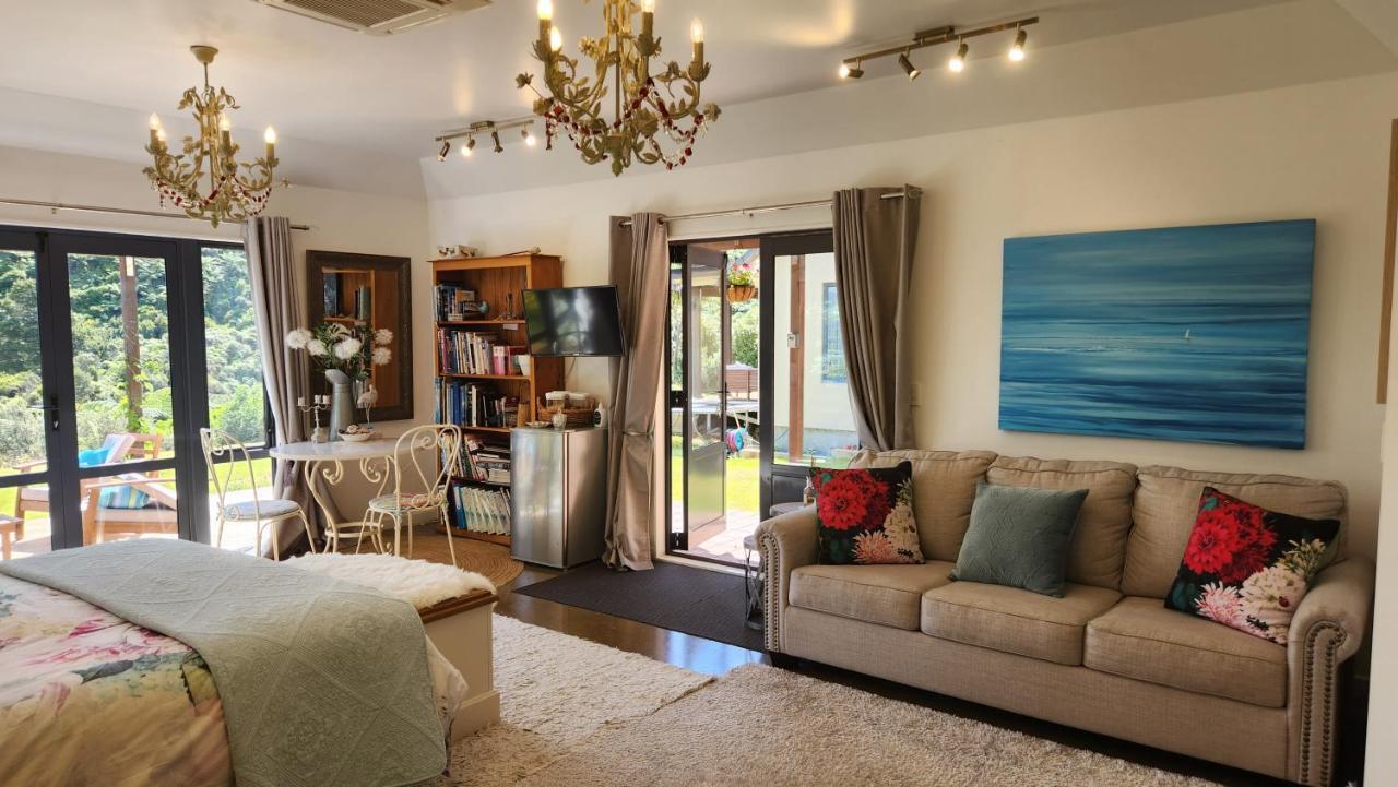 Boutique Art Retreat Hotel Upper Hutt Luaran gambar
