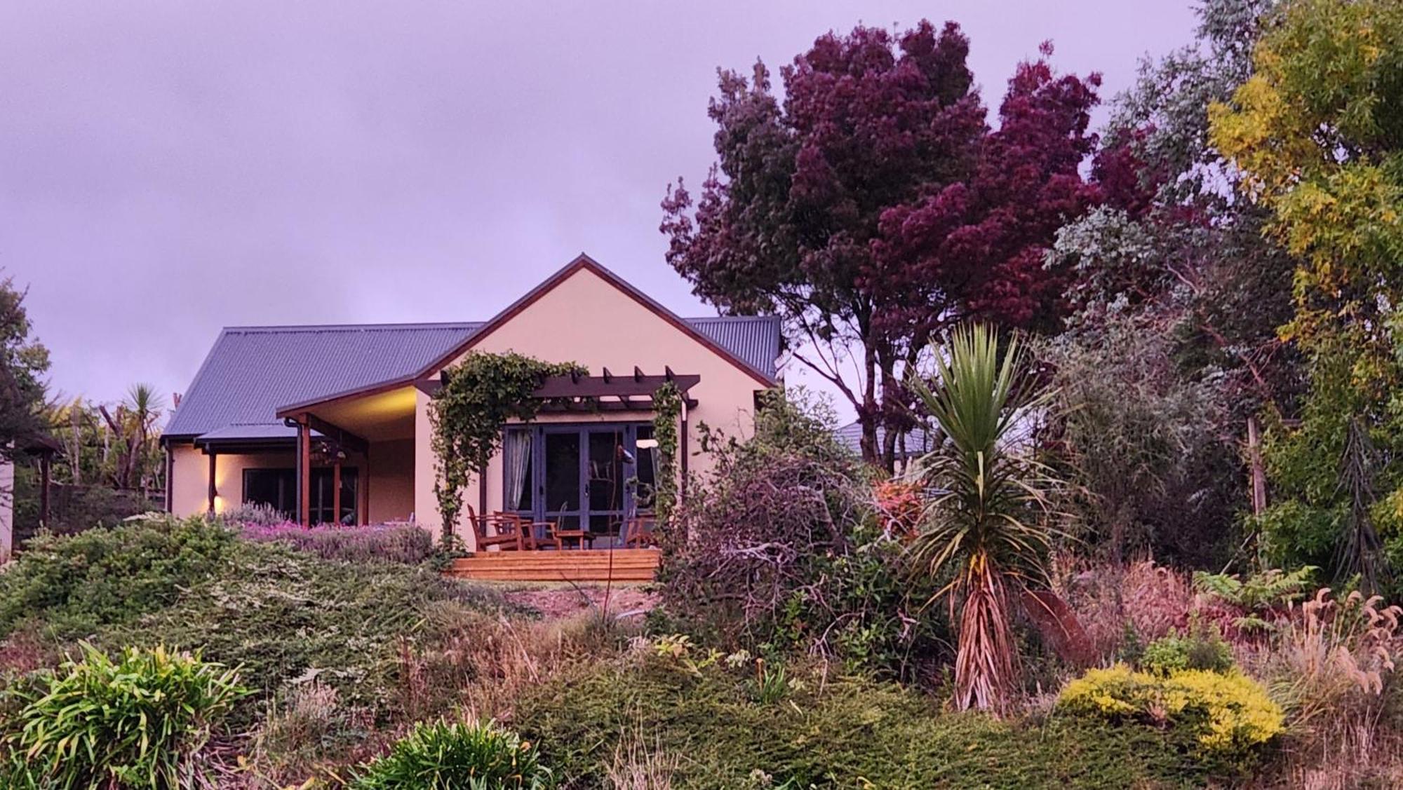 Boutique Art Retreat Hotel Upper Hutt Luaran gambar