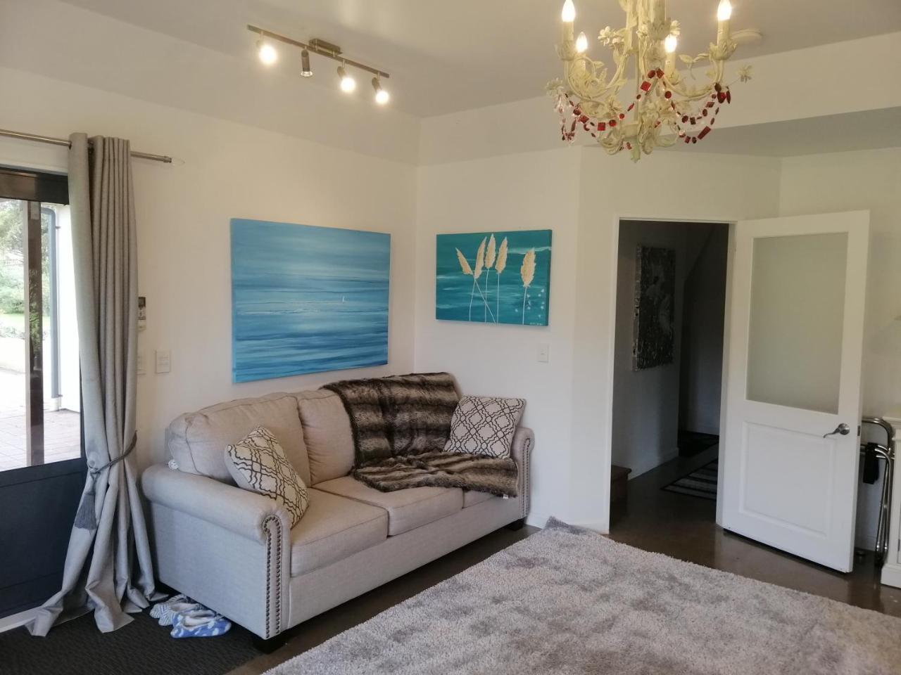 Boutique Art Retreat Hotel Upper Hutt Luaran gambar